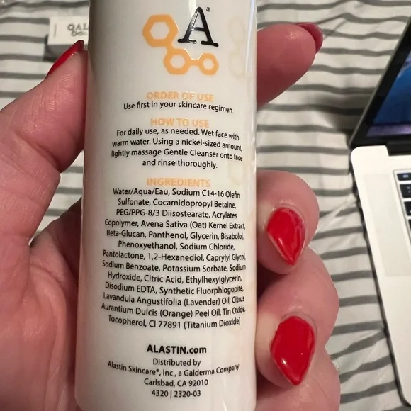 ALASTIN Skincare Gentle Cleanser - Picture 4 of 5